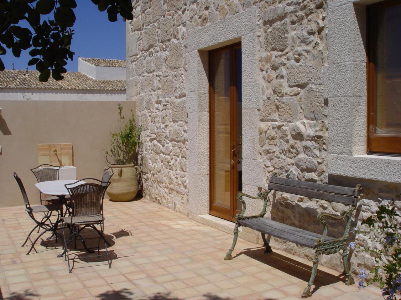 Отель Relais Parco Cavalonga Доннафугата Экстерьер фото